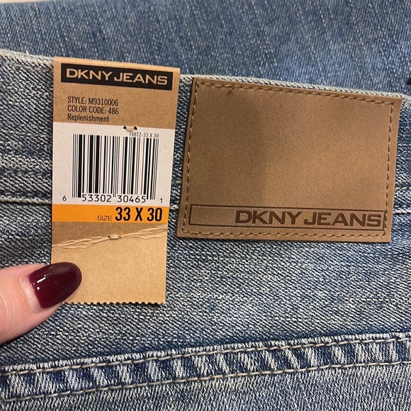 Dkny soho jeans, relaxed fit, regular rise, 33x30 - Picture 2 of 7
